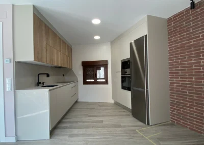 Reforma cocina completa de albañilería e instalación de muebles y electrodomésticos 1 img